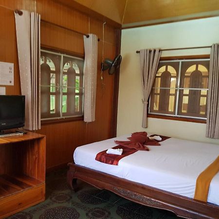 Noble Night Guesthouse Kanchanaburi Luaran gambar