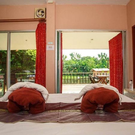 Noble Night Guesthouse Kanchanaburi Luaran gambar