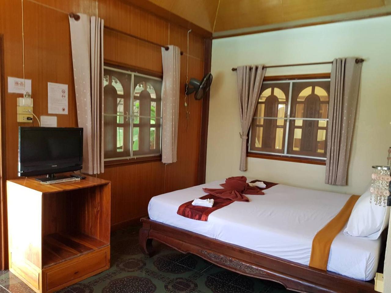 Noble Night Guesthouse Kanchanaburi Luaran gambar