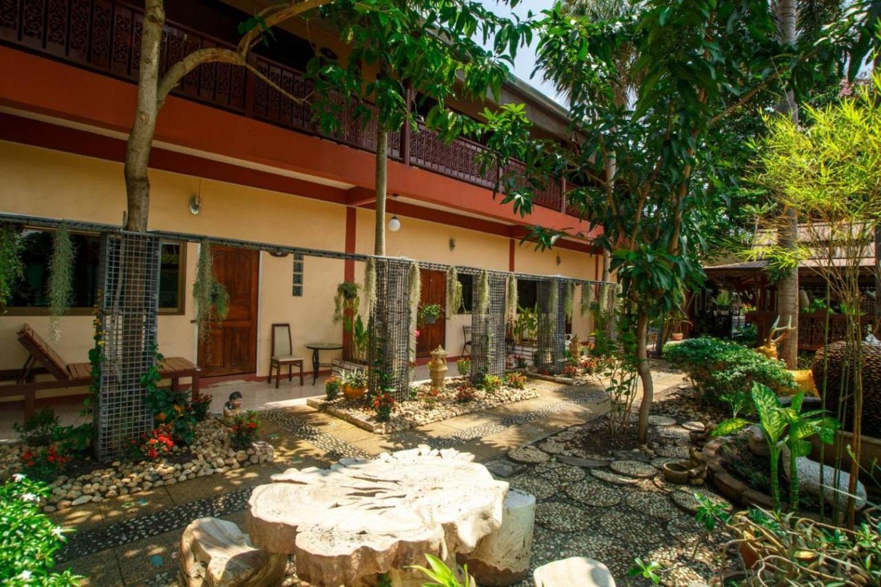 Noble Night Guesthouse Kanchanaburi Luaran gambar