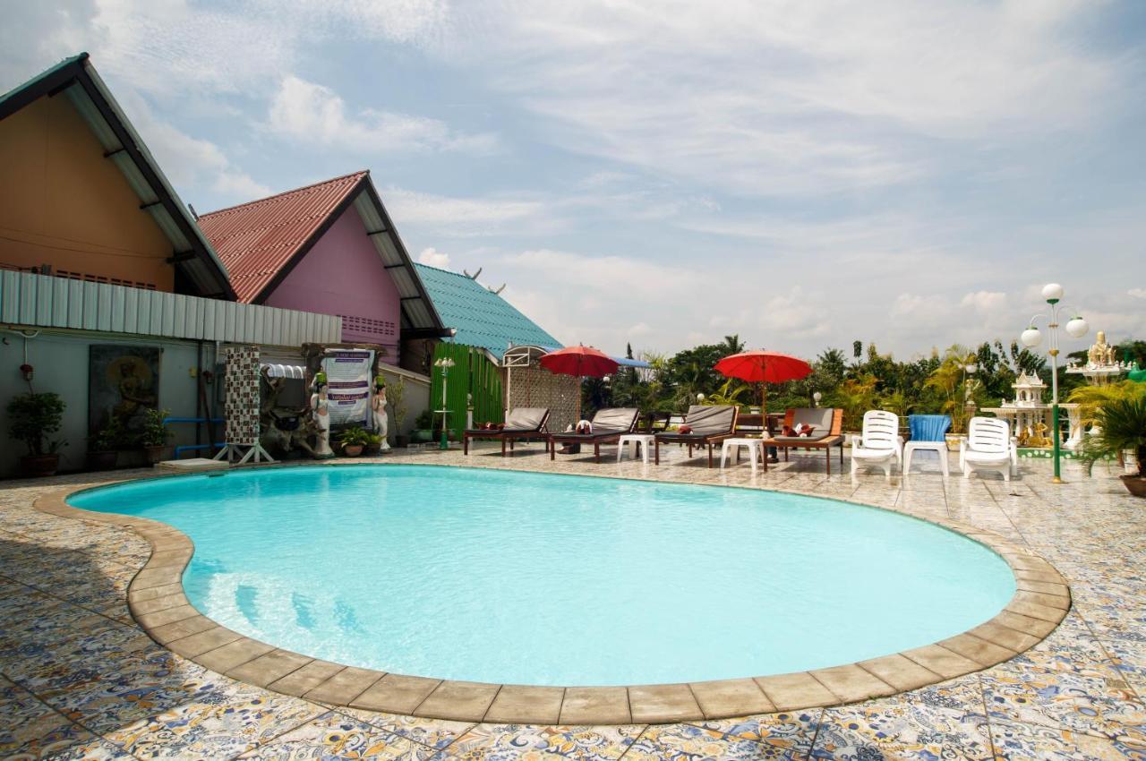 Noble Night Guesthouse Kanchanaburi Luaran gambar