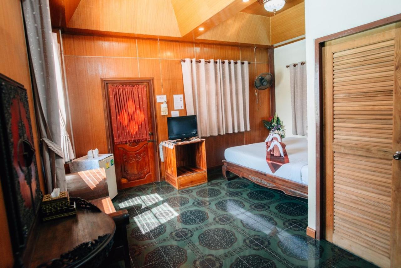 Noble Night Guesthouse Kanchanaburi Luaran gambar