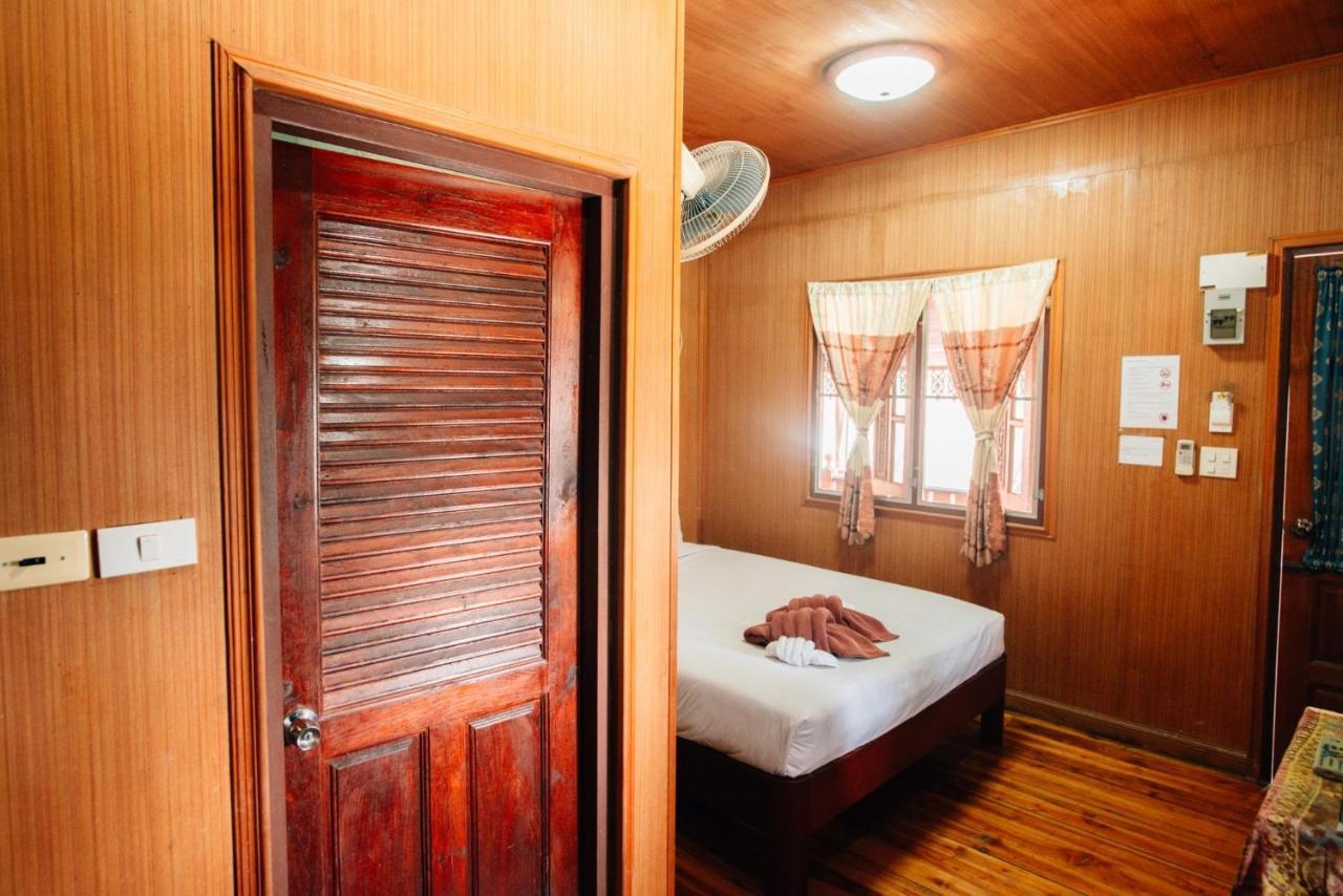 Noble Night Guesthouse Kanchanaburi Luaran gambar