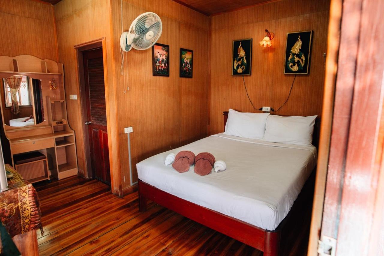 Noble Night Guesthouse Kanchanaburi Luaran gambar