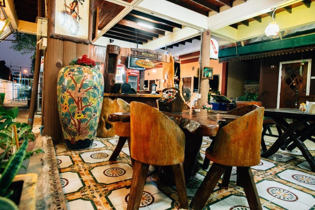 Noble Night Guesthouse Kanchanaburi Luaran gambar